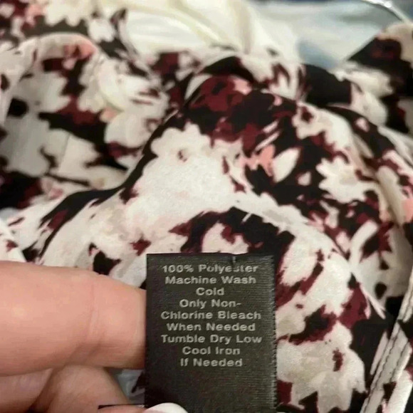 Ann Taylor Ruffle Front Maroon Pink White Black Long Sleeve Blouse size M - Picture 3 of 3